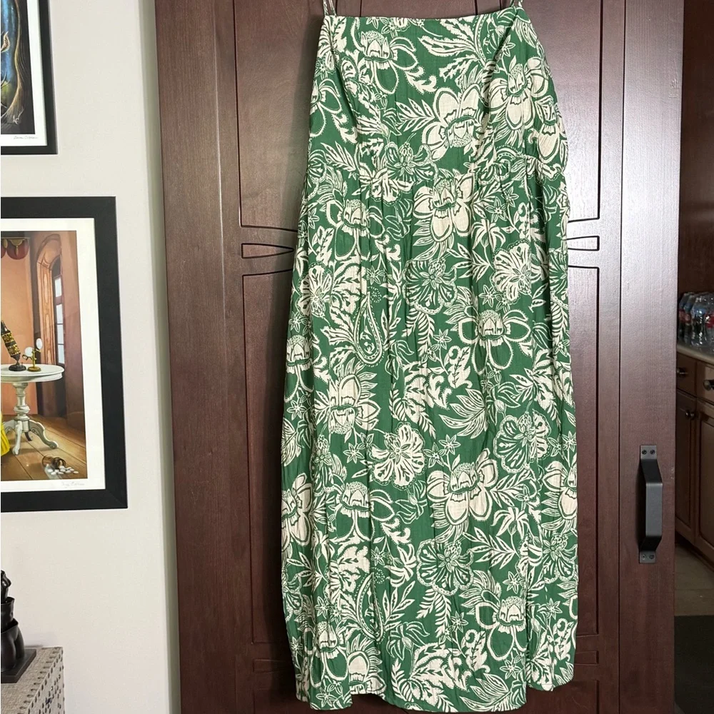 H&M Green and Off White Tropical Floral Dress with Spaghetti Straps. NWT - Picture 4 of 10